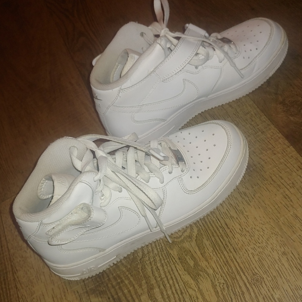 Nike Air Force Ones High top Sz 6Y = 7.5 W